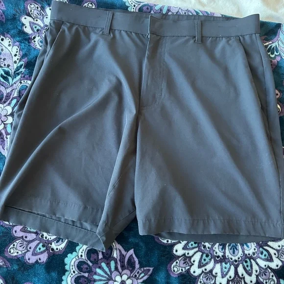 Stylish Fabletics Golf Shorts Trio in Neutral Tones - Picture 2 of 8